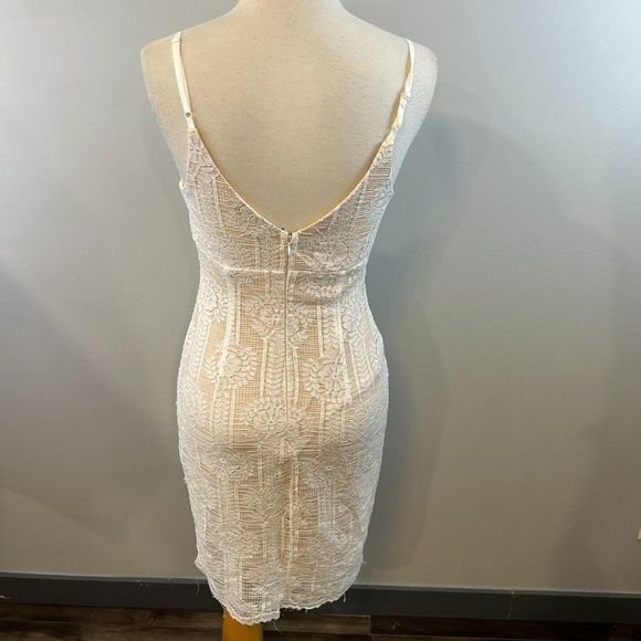 NWOT LULUS Avianna Cutout Lace Sheath Dress in White And‎ Nude (XS) - Picture 6 of 10